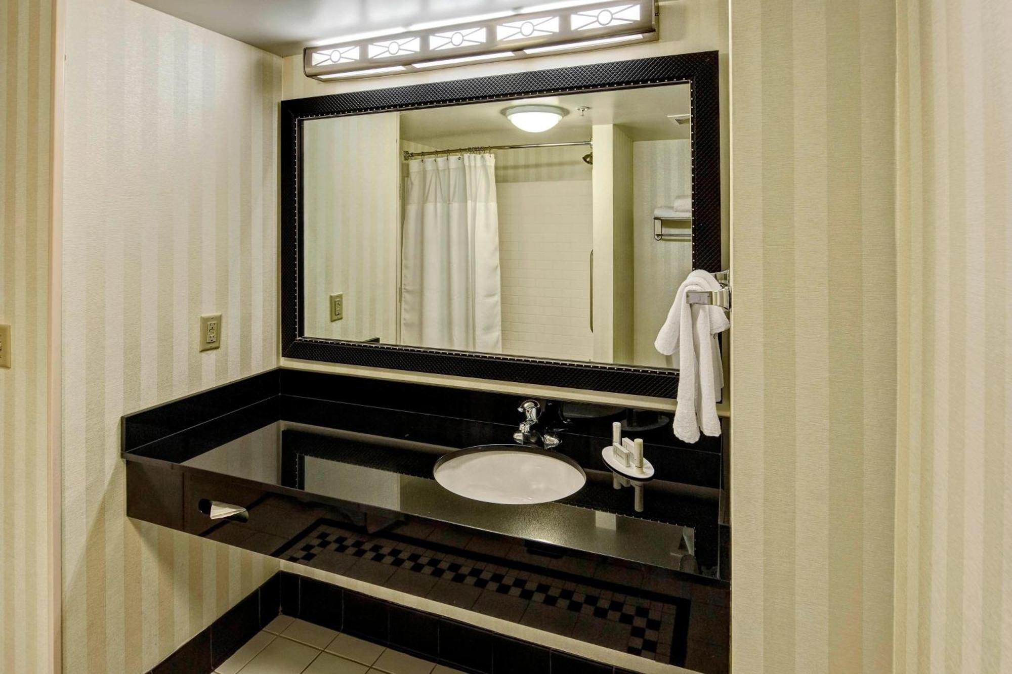 Fairfield Inn & Suites Memphis Олив-Бранч Экстерьер фото